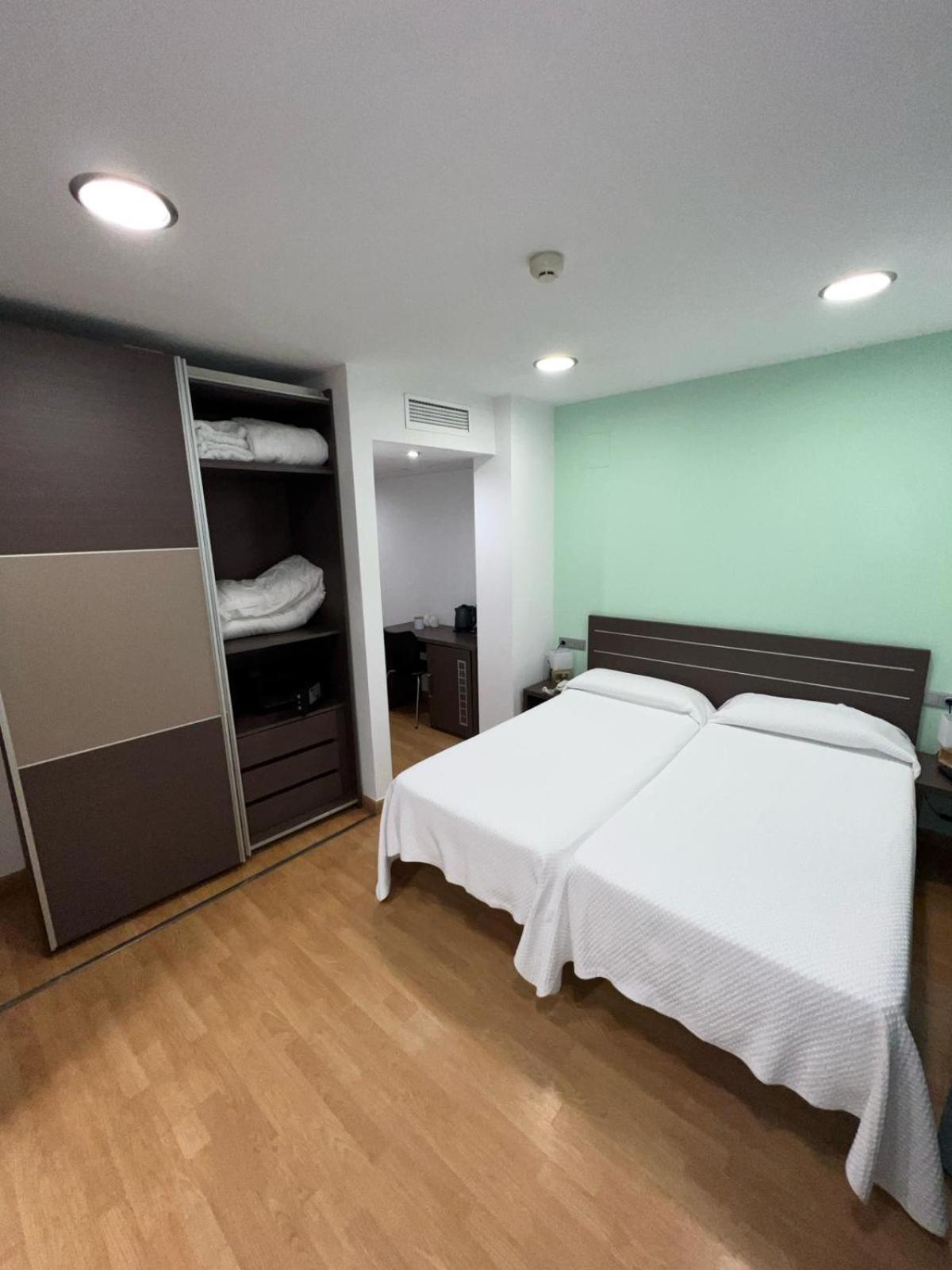 Hotel Clopy Rocamar Benidorm Exteriör bild